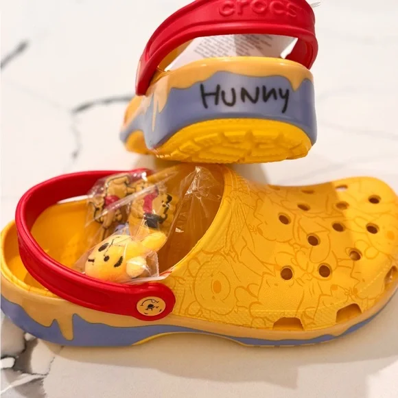 CROCS Women Winnie the Pooh Clog with Charms - Picture 3 of 7